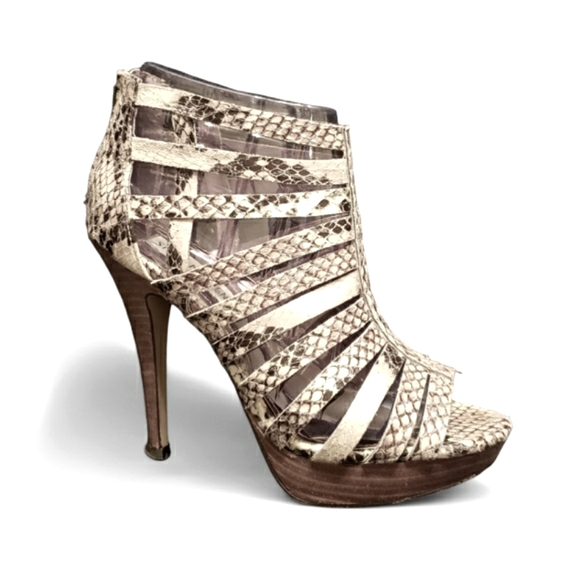 Steve Madden Shoes - STEVE MADDEN~Nusance Natural Snake. Authentic